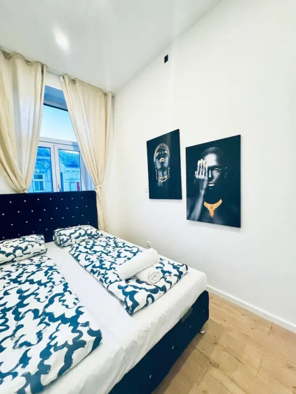 Comfortable Private Rooms in 3BR Apartment Near Kaufpark Alterlaa