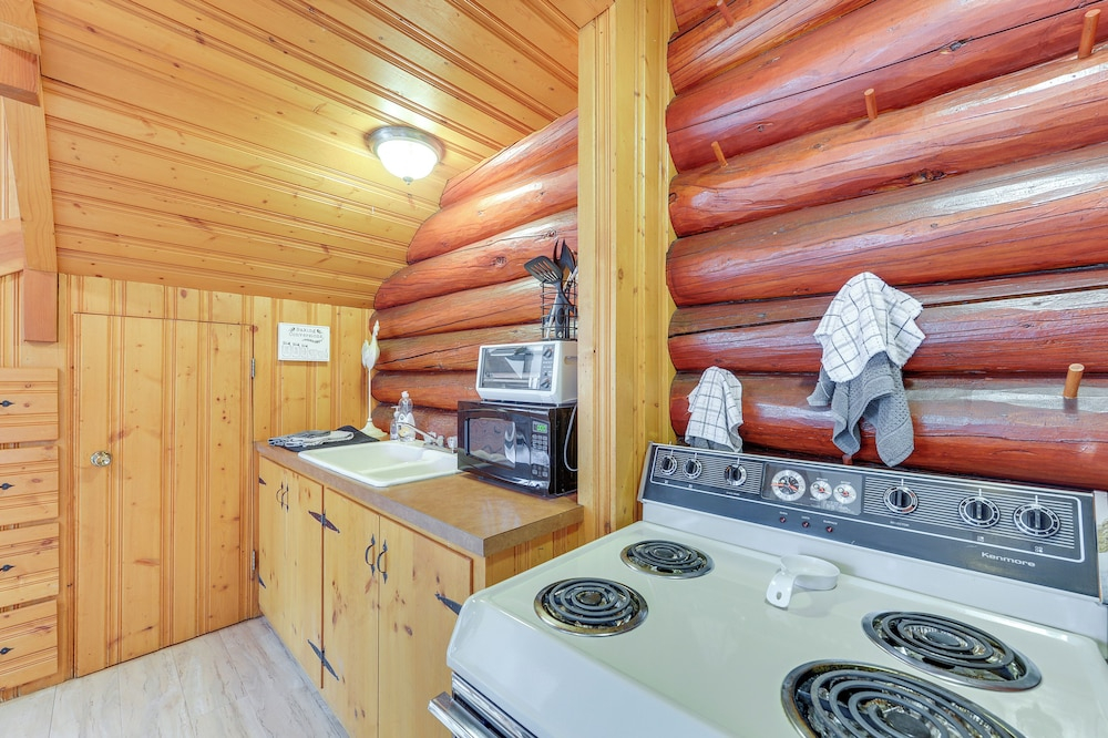 7 Mi to Sinks Canyon: Creekside Place in Lander