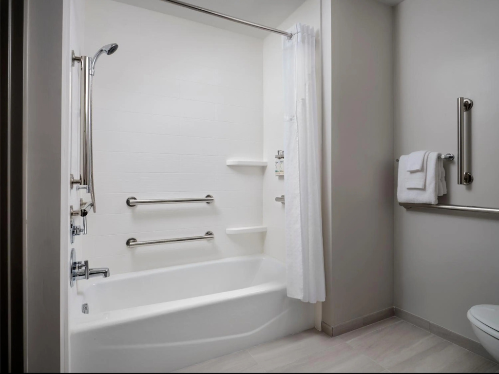 Holiday Inn Express Hotel & Suites Peru - Lasalle Area by IHG