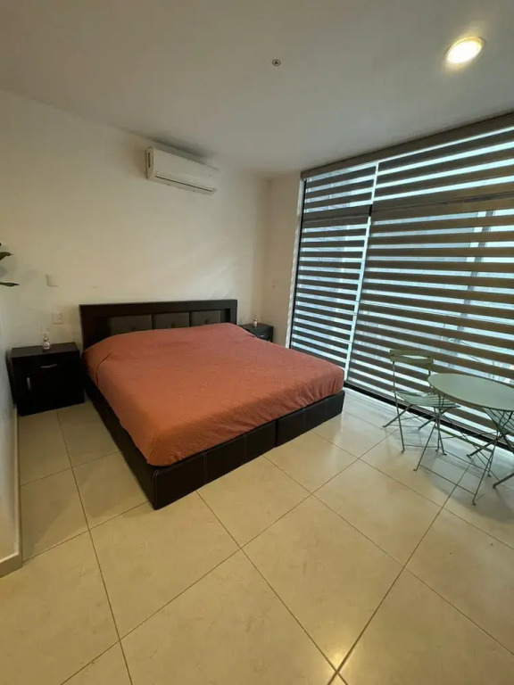 Cambria Versalles by Tovigo Rentals