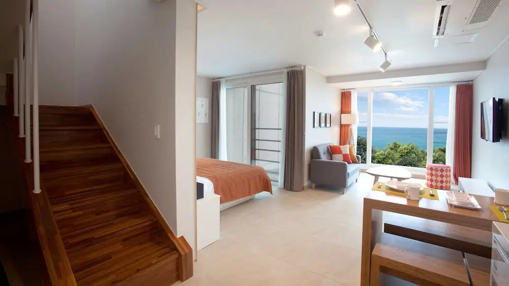 The Marine Pool Villa