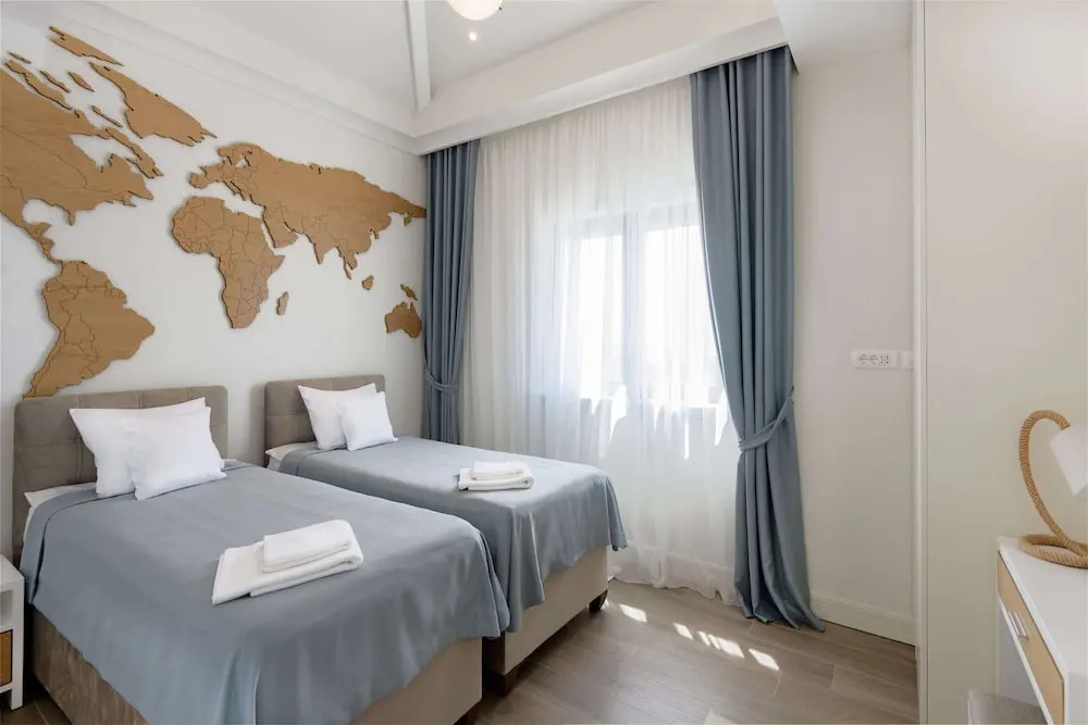 Lustica Apartments Central Bay