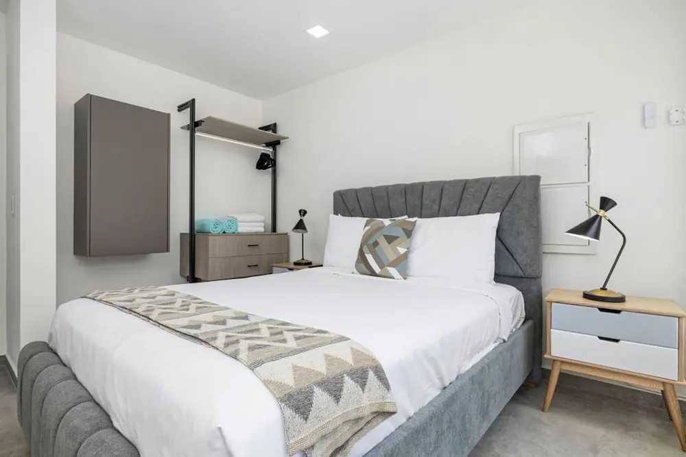NEW 6 Bedroom Villa 2min Eagle Beach Palm Beach