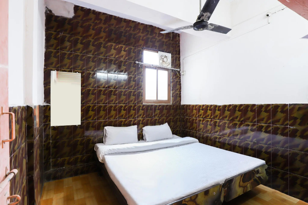 SPOT ON 48869 Hotel Apar Inn