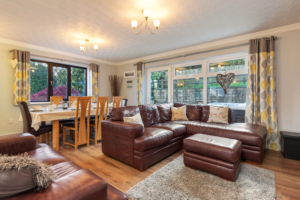 Hazelglade Cottage - Hot Tub, Games Room, Pet Friendly