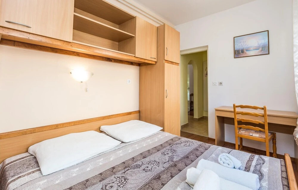Beautiful Home in Kampor With Wifi and 2 Bedrooms