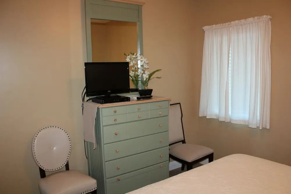 Lighthouse 1405 by ALBVR - Floor to ceiling sliding glass doors - 2BR plus kids bunk room