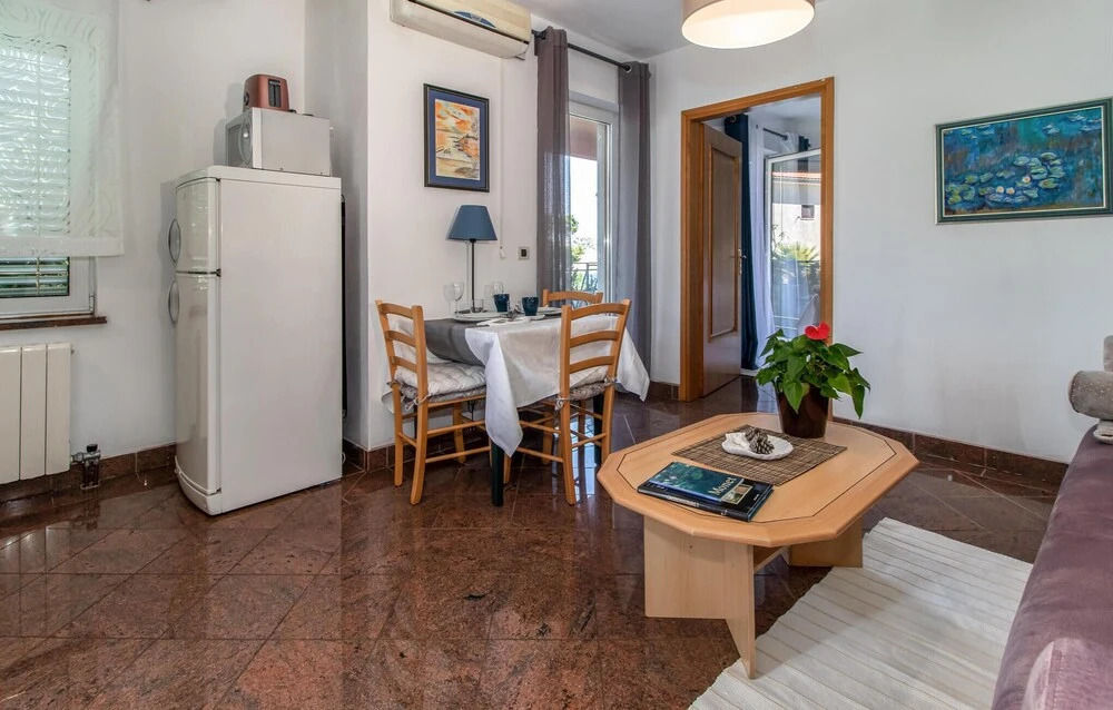 Amazing Apartment in Jadranovo With Outdoor Swimming Pool, Wifi and 2 Bedrooms