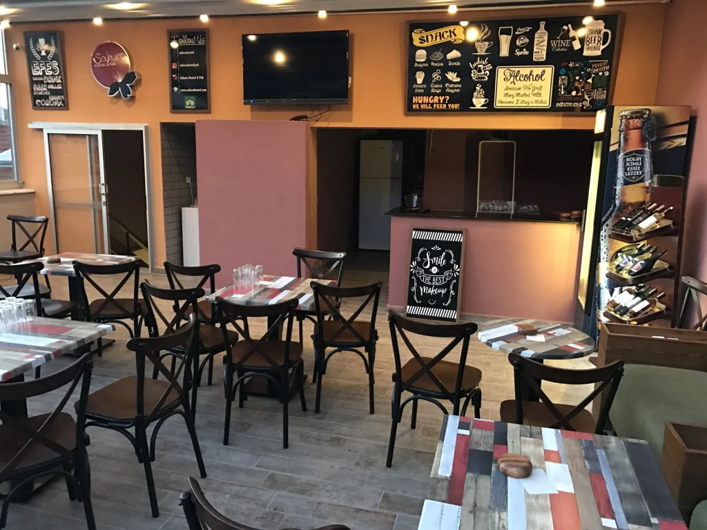 Sakura Hostel & Pub