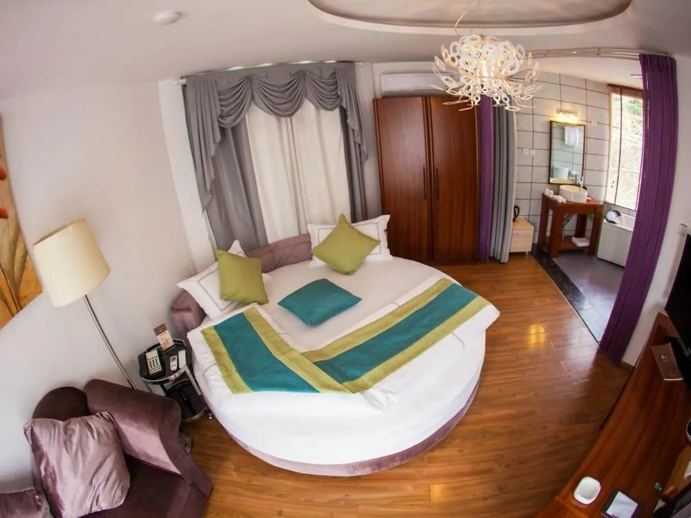 Nanchang Scenery Retreats