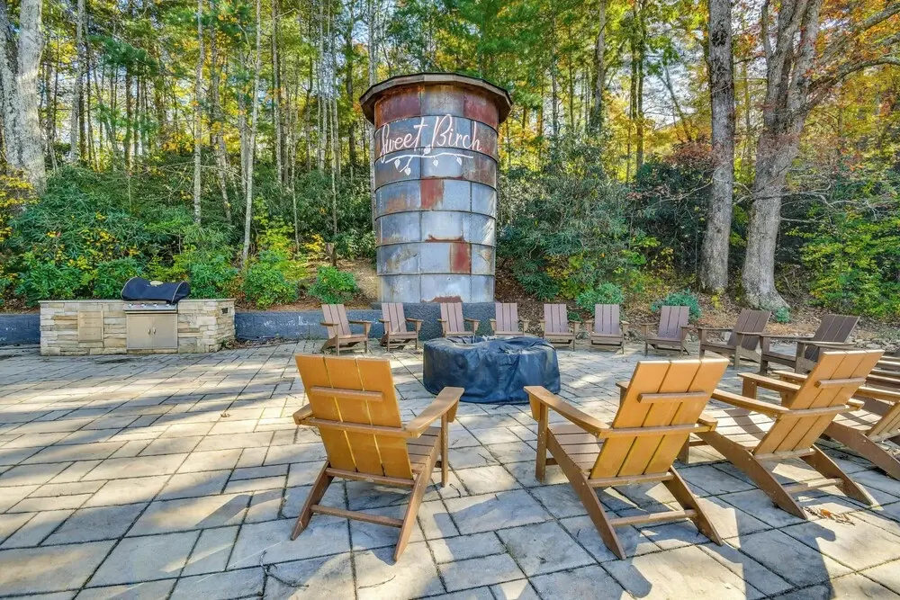 Hike, Dine & Explore Asheville: Black Mtn Getaway