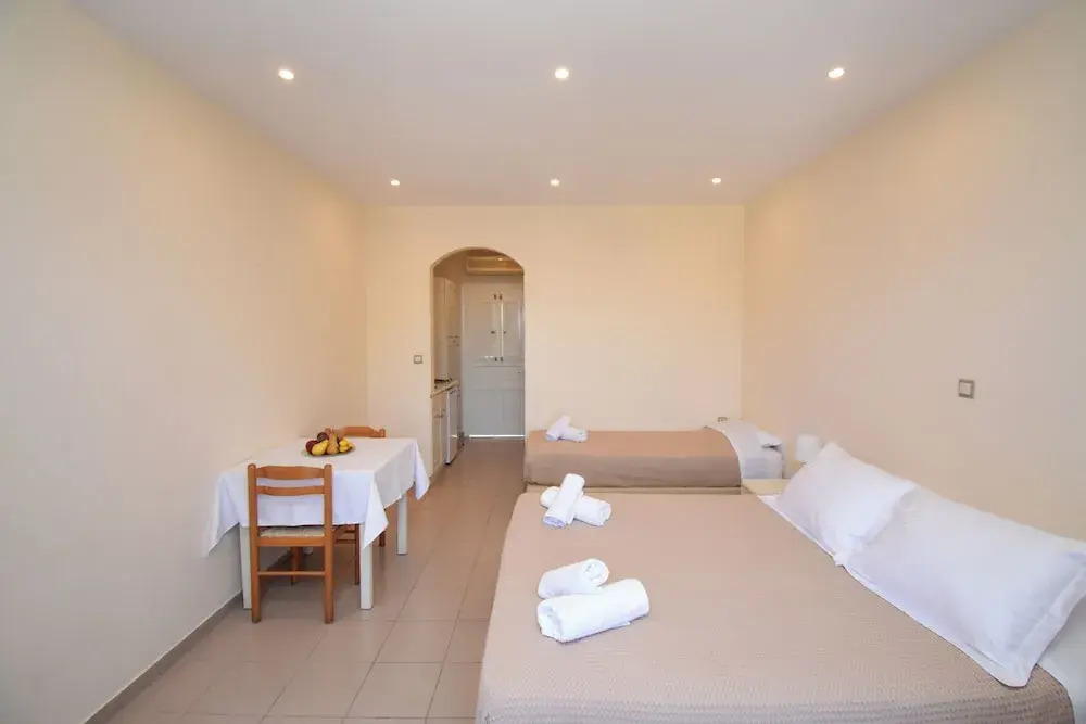 Apollonia Hotel