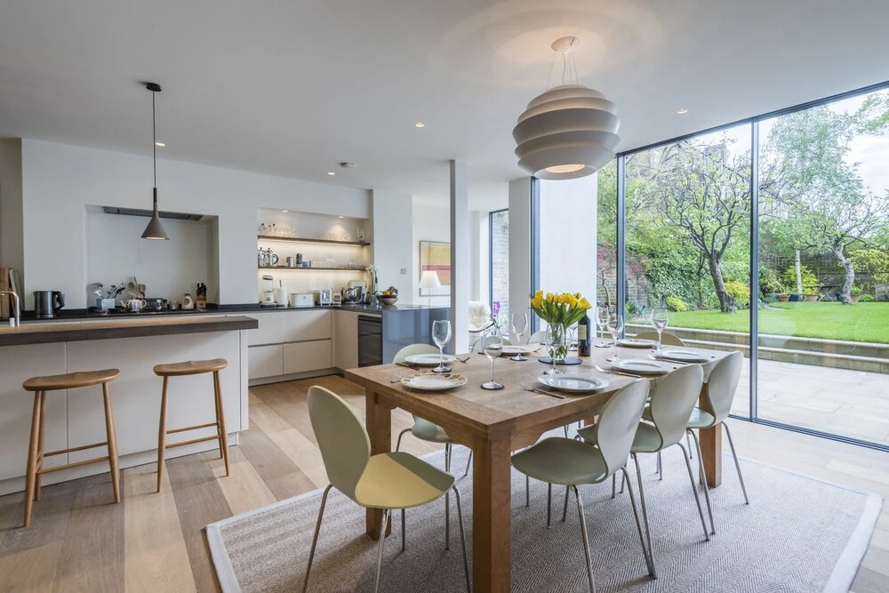 Luxurious Highbury Mansion with Beautiful Garden