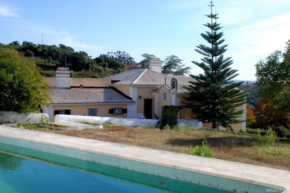 Villa With 2 Bedrooms in Alenquer, With Wonderful Mountain View, Priva