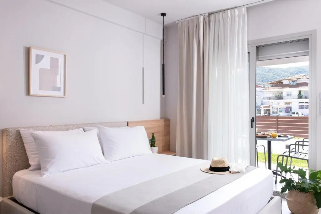 Afros Suites