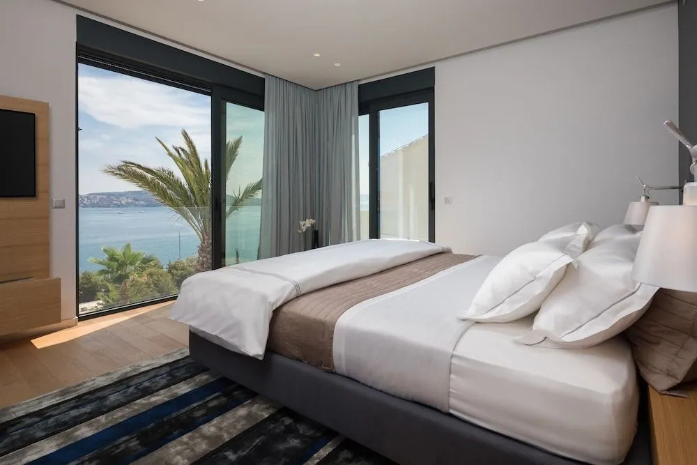 Ultraluxury Villa Elyzeum with Heated Pool