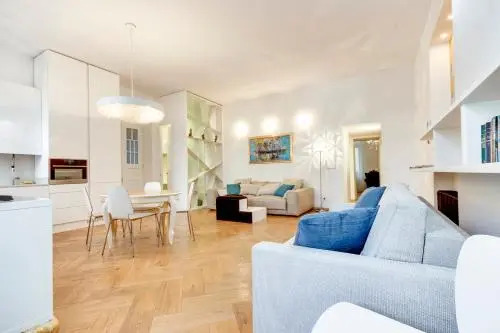 Central and Luxurious Beethovnova Apartment