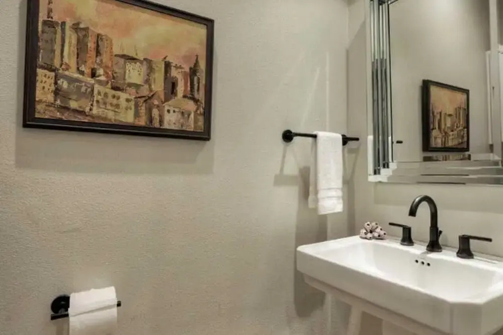 16 Palms by Avantstay Luxury Getaway, Backyard Oasis Pool & Playscape Access