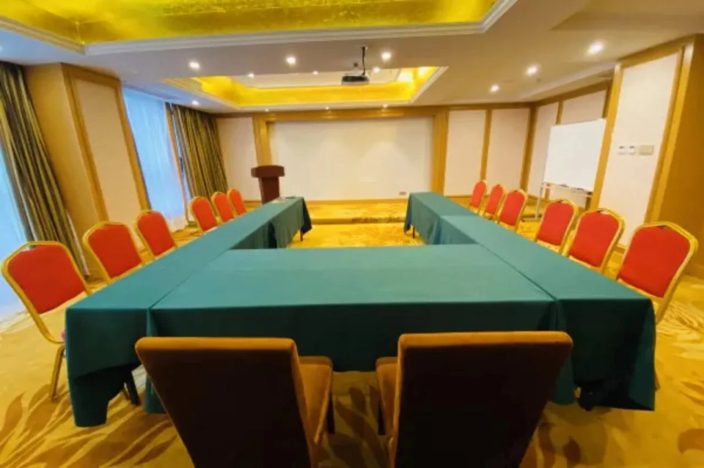 Vienna Hotel (Wuhan Central China Normal University, Huquan Metro Station)