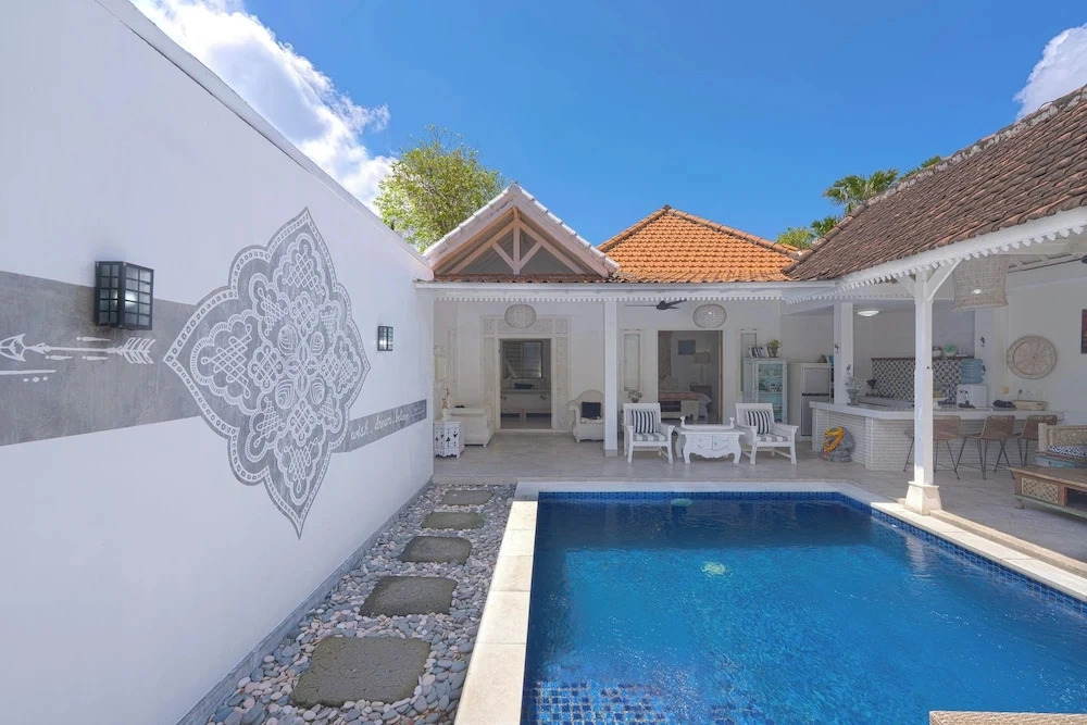 Peacock Bungalow by Pertama Stay
