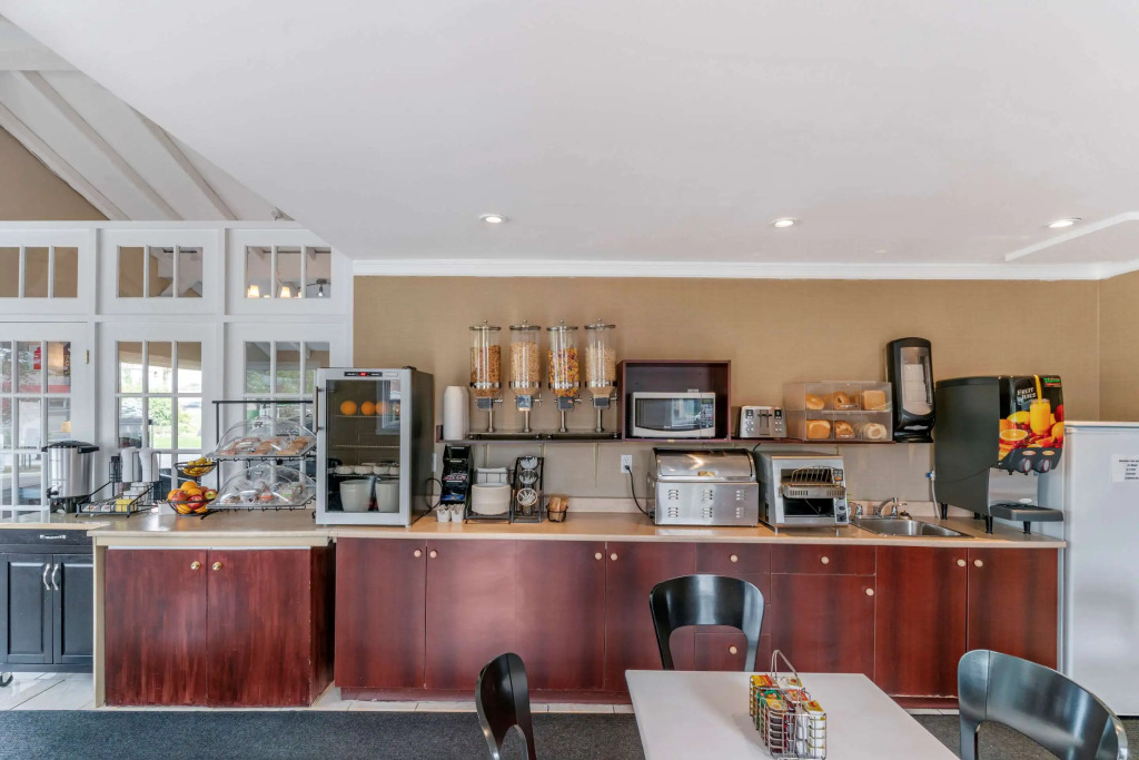 Econo Lodge Hotel Brossard