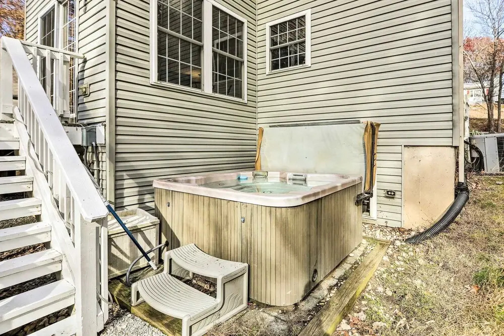 Hot Tub, Lake Access: Serene Albrightsville Home!