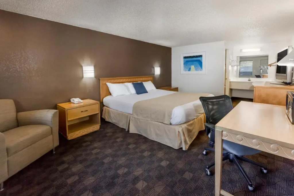 Motel 6 Flint