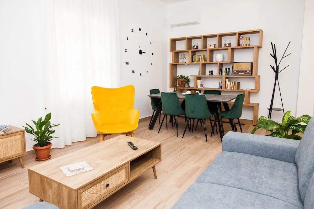 Beautiful new apartment in Petralona