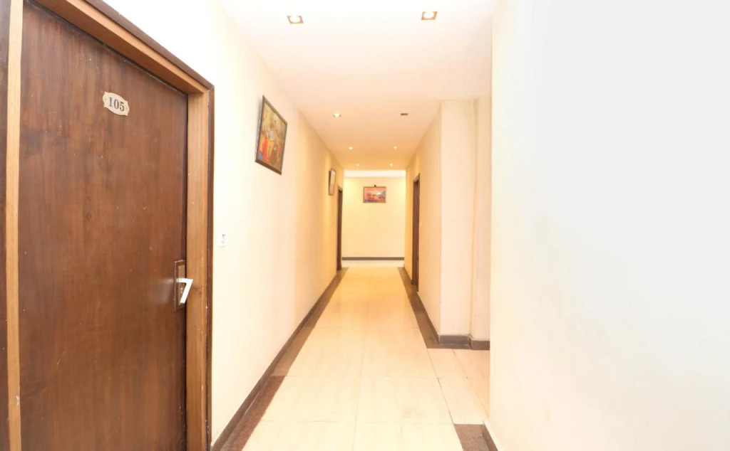 Hotel Bombay Regency by OYO Rooms