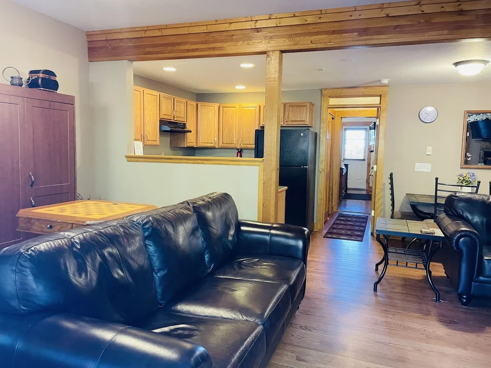 Hallett Peak 101 2 Bedroom Condo by RedAwning