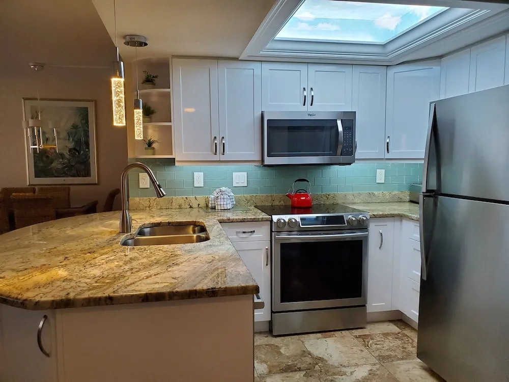 Midnight Cove Ii 811f - Gem On The Bay! 2 Bedroom Condo