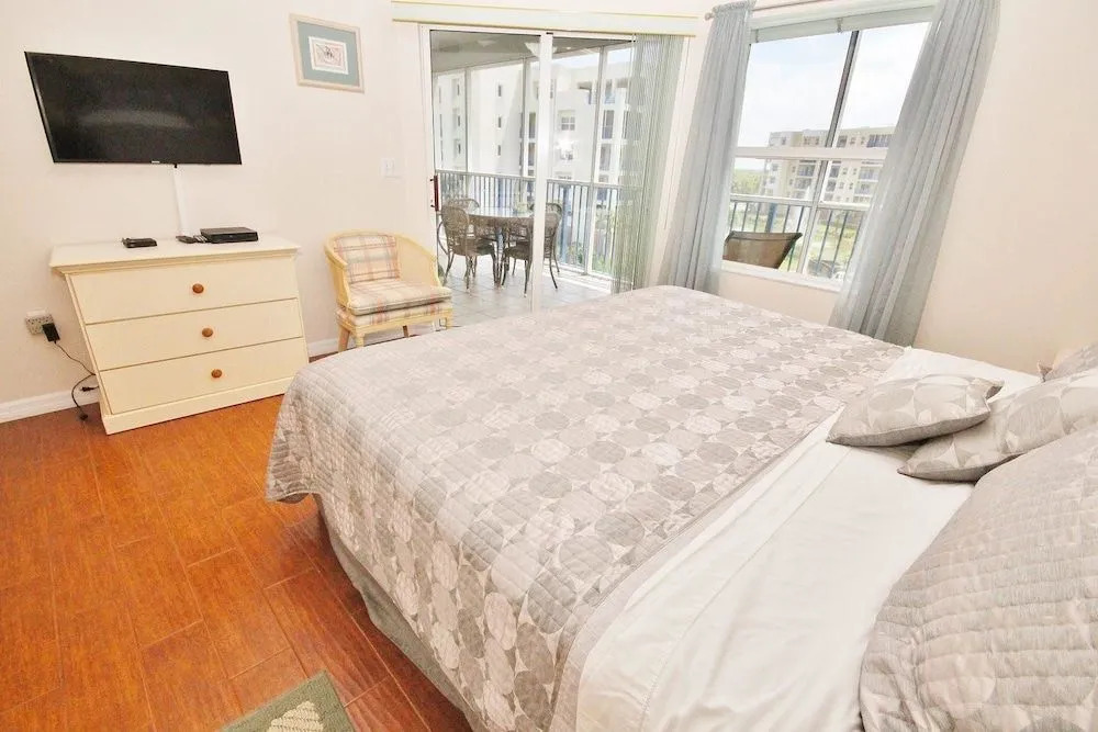 Oceanwalk 1-403 Apartment 2