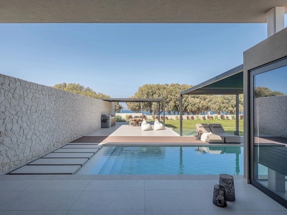 Pnoe Villas - Seafront Experience