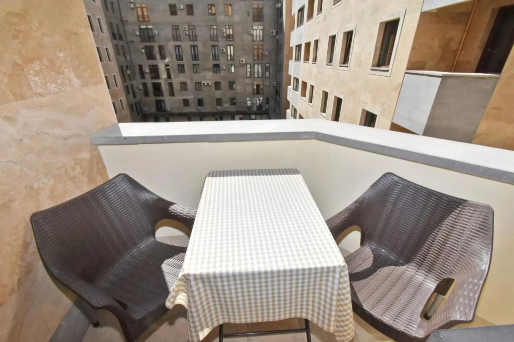 2 room apartment in the centre of yerevan 13sh