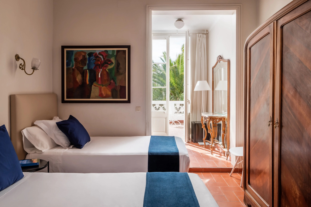 Hotel Medium Romantic