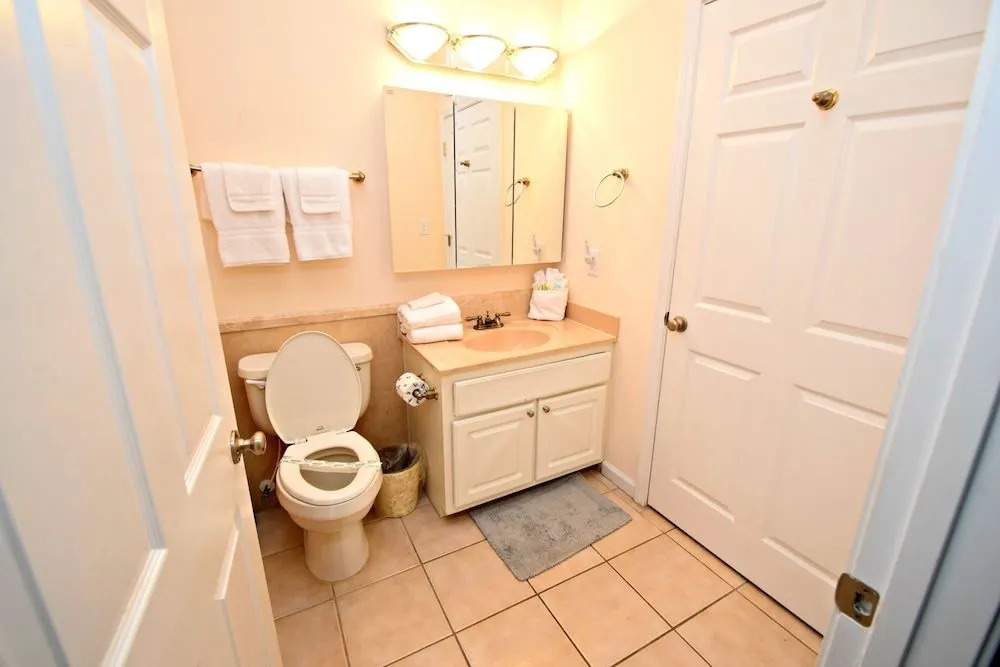 Spinnaker Pointe 1B by RedAwning