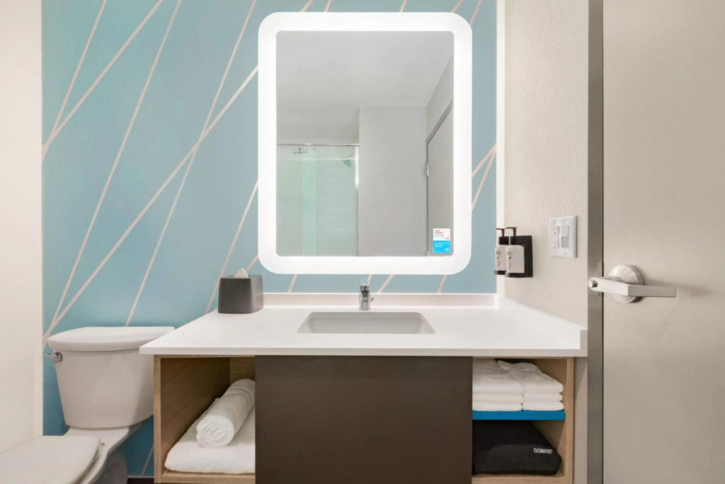 avid hotels - Lancaster by IHG