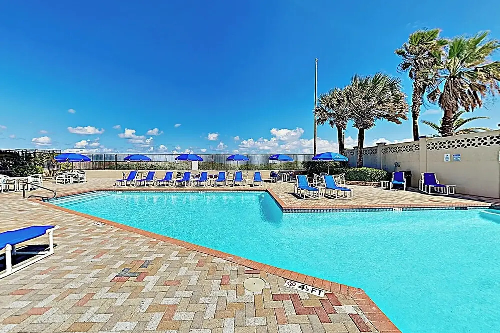 Resort 2BR w/ Patio, Perks: Suntide III - Unit 104