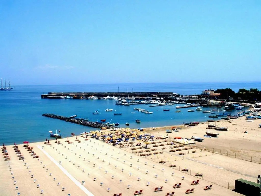 Apartment with one bedroom in Giardini Naxos with shared pool and furnished garden 150 m from the beach