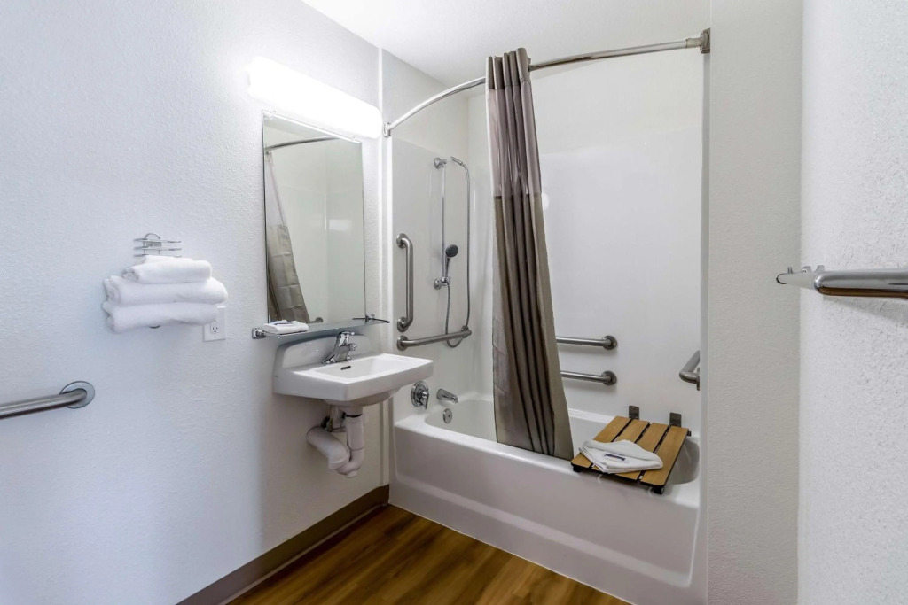 Motel 6-Kirkland, WA - North Kirkland