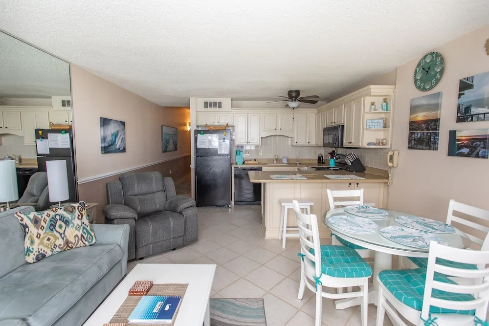 Royal Garden Resort 1506 2 Bedroom Condo by RedAwning