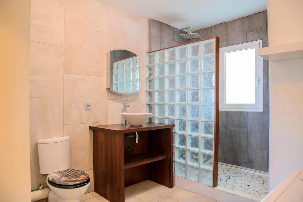 House With one Bedroom in Puna'auia, With Wonderful sea View, Pool Acc