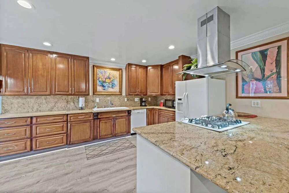Costa Mesa Bungalows by ELVR
