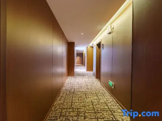 Zhaotong Kuanghe Post Hotel (Hejing Square Store of Shenggeng Cultural Park)