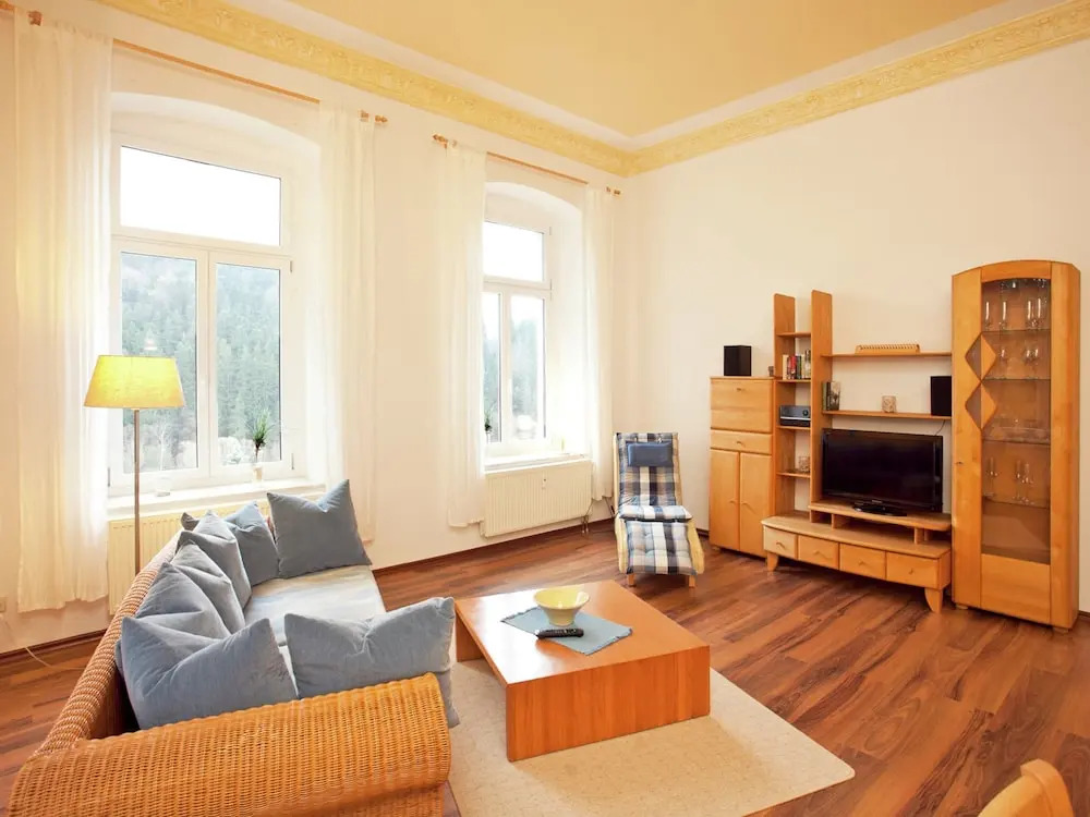 Moderne Villa in Borstendorf mit Park