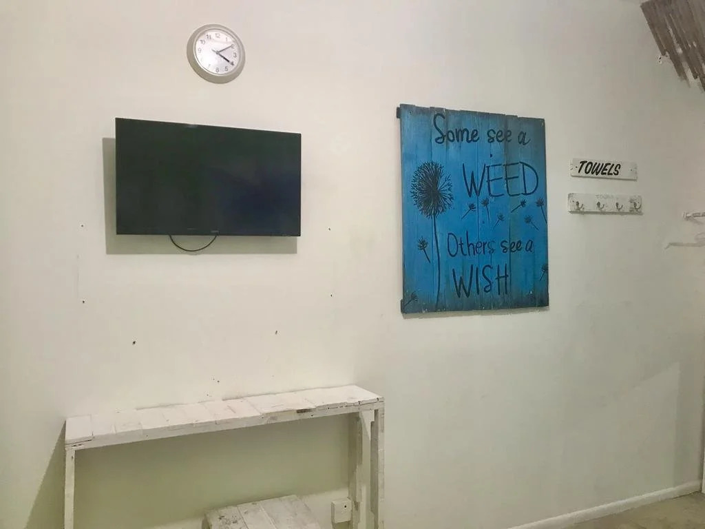 Guacamundo Beach Hostel