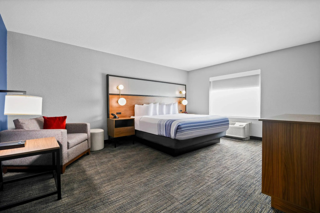 AmericInn by Wyndham International Falls