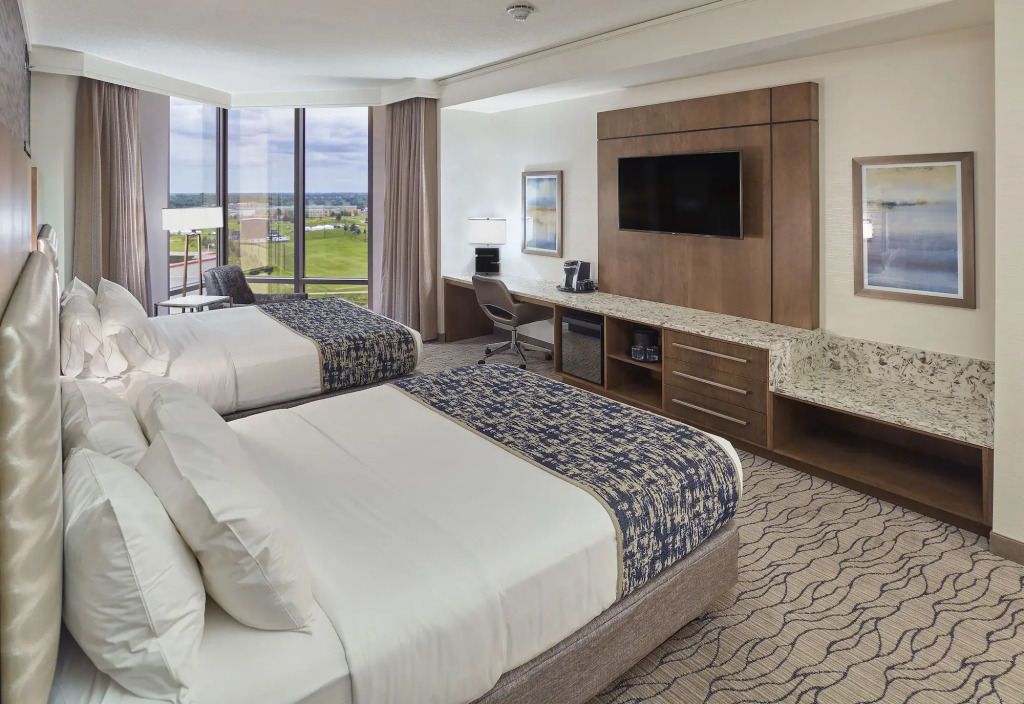 Mystic Lake Casino Hotel