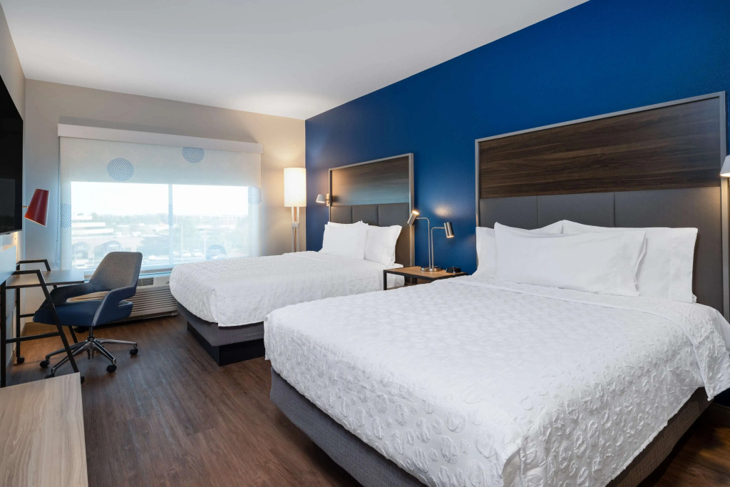 Tru by Hilton Naperville Chicago