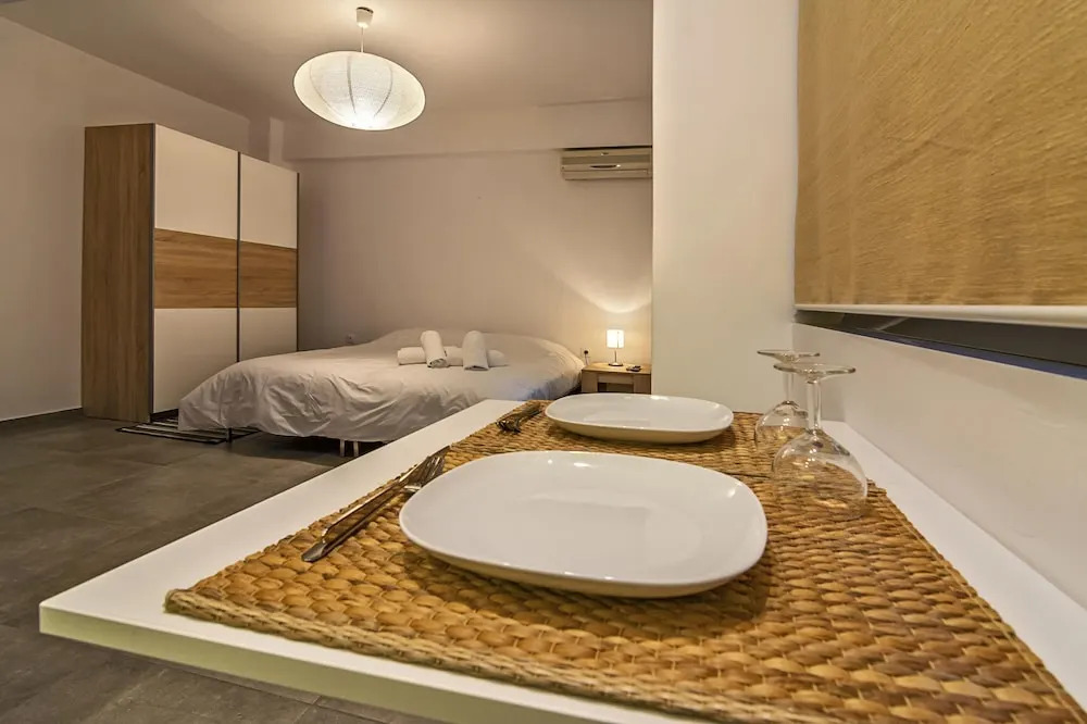 Athens Deluxe Gateway in Mets neighbourhood!